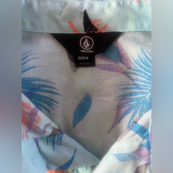 Volcom Blue and Pink Casual Button Down Shirt - Picture 3 of 4